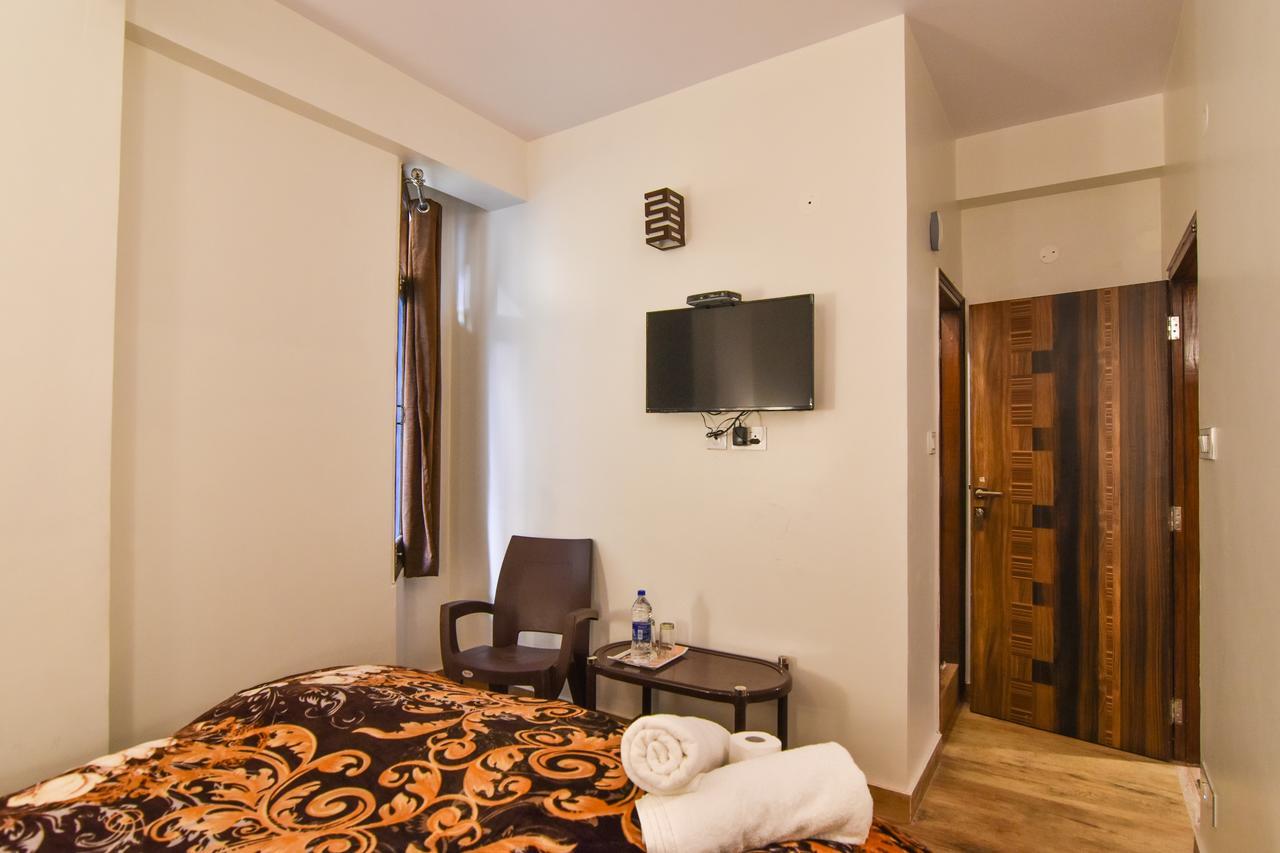 Dhanlaxmi Apartments Shimla Exterior photo
